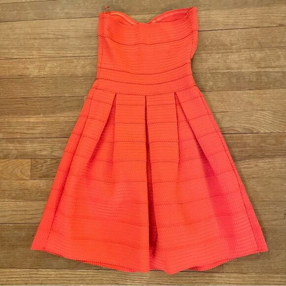 Express pleated coral mini dress size extra small XS 
b24 - Picture 4 of 4